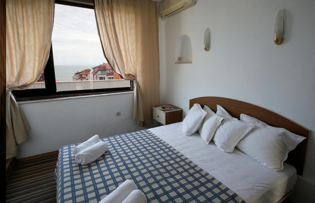 Hotel Corona Sveti Vlas Exteriör bild